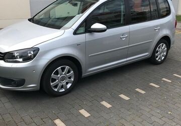 VW Touran 203.000 km 8.999 &euro; Köln 51145