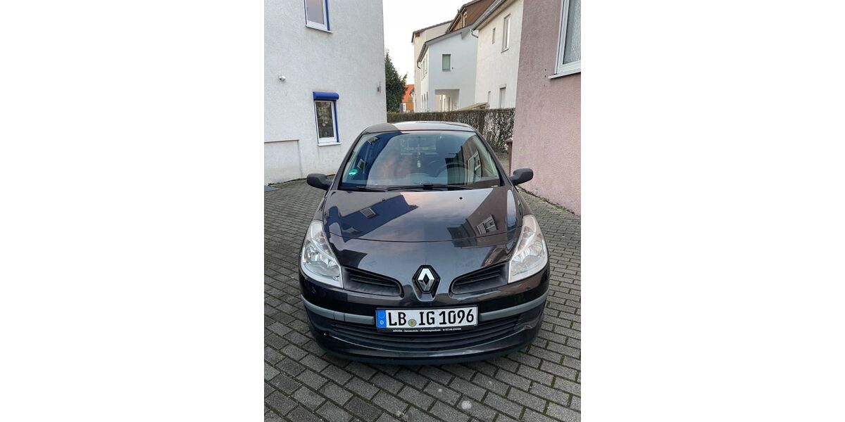 Renault Clio 182.000 km 2.300 &euro; Köln 50999