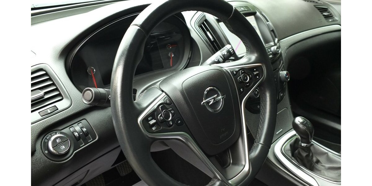 Opel Insignia EDITION NAVI PARKPILOT/KAMERA 17 Zoll LMF 96.093 km 10.798 &euro; Köln 50858