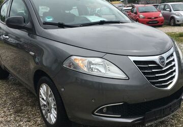 Lancia Ypsilon 59.000 km 5.499 &euro; Bonn 53227