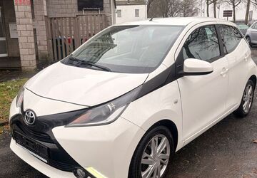 Toyota Aygo (X) 168.000 km 4.999 &euro; Köln 51107