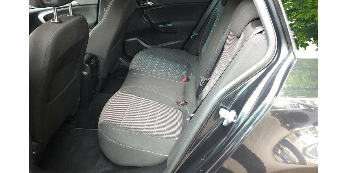 Opel Insignia EDITION NAVI PARKPILOT/KAMERA 17 Zoll LMF 96.093 km 10.798 &euro; Köln 50858