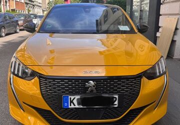 Peugeot 208 67.000 km 17.300 &euro; Köln 50733