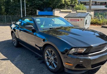 Ford Mustang 228.000 km 10.800 &euro; Köln 50737