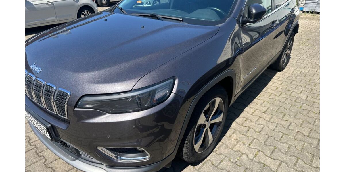 Jeep Cherokee 143.600 km 14.900 &euro; Kerpen 50170