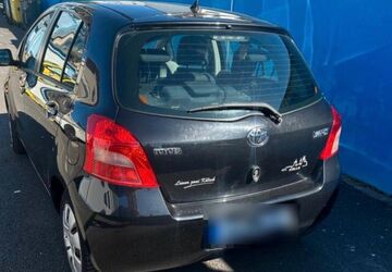 Toyota Yaris 172.500 km 2.250 &euro; köln 50827