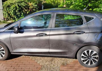 Ford Fiesta 9.900 km 15.999 &euro; Leichlingen 42799