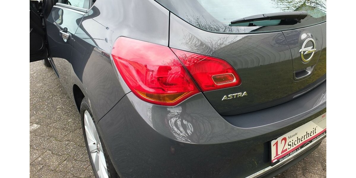 Opel Astra ACTIVE KLIMAANLAGE 17 ZOLL LMF TEMPOMAT 92.855 km 7.250 &euro; Köln 50858