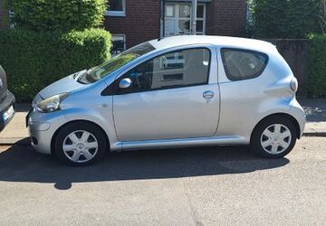 Toyota Aygo (X) 109.000 km 2.800 &euro; Köln 51065