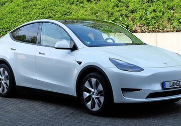 Tesla Model Y 52.046 km 39.980 &euro; Köln 50996