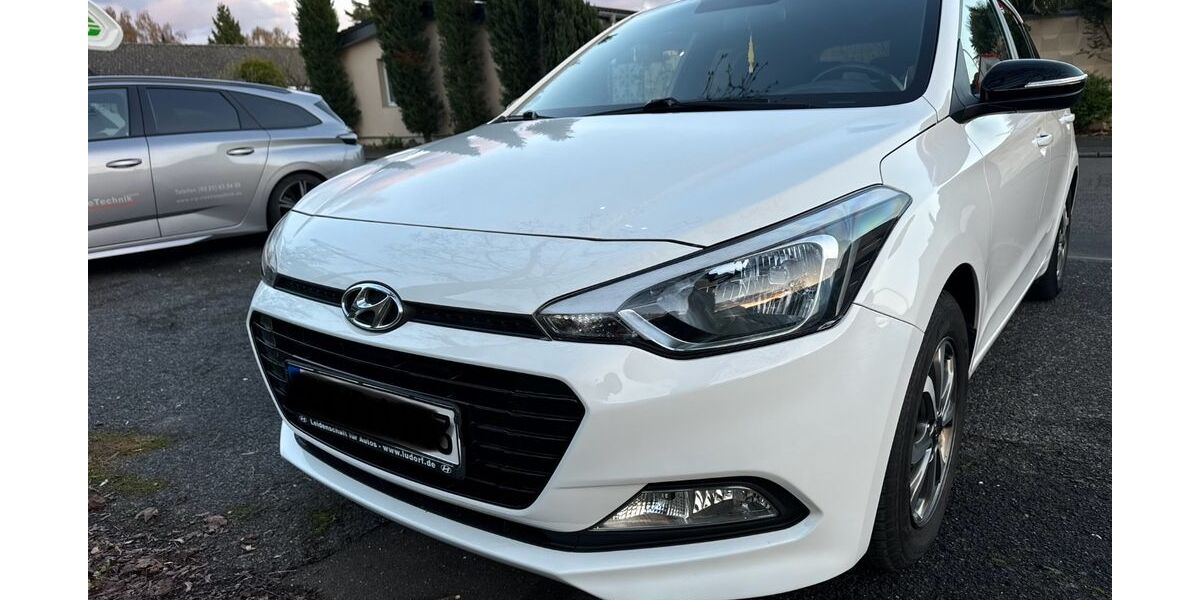 Hyundai i20 67.000 km 9.500 &euro; Köln 51061