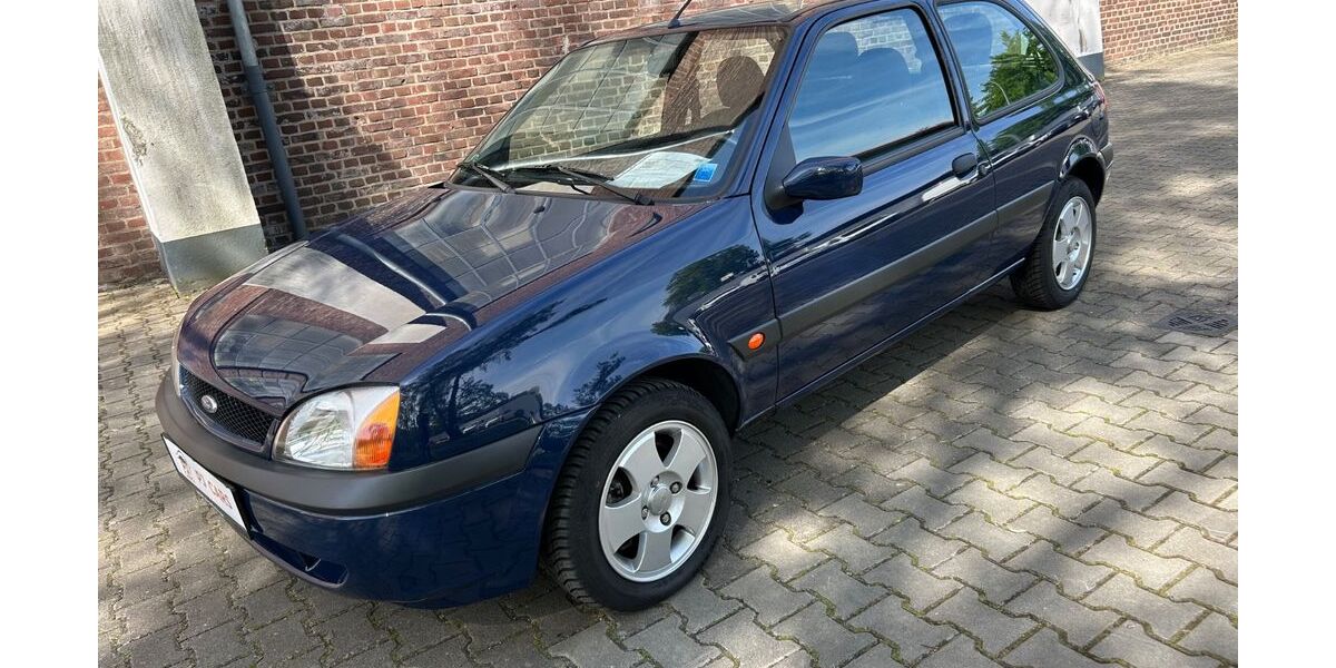 Ford Fiesta 27.864 km 3.333 &euro; Köln 51069
