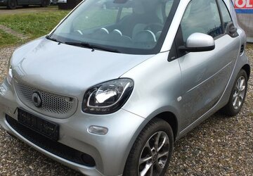 Smart ForTwo PASSION NAVI PANORAMA KLIMAAUTOMATIK SHZ 96.799 km 8.498 &euro; Köln 50858
