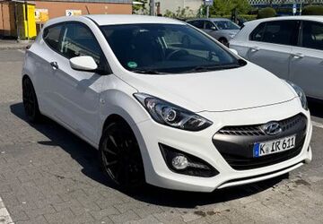 Hyundai i30 155.000 km 4.900 &euro; Köln 50733