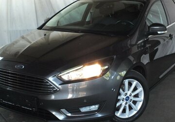 Ford Focus TITANIUM WM26: NAVI KLIMAAUT EINPARKHILFE 134.288 km 6.998 &euro; Köln 50858