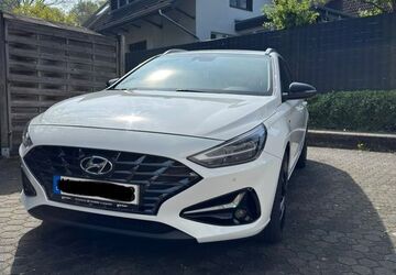 Hyundai i30 84.241 km 18.100 &euro; Köln 50931