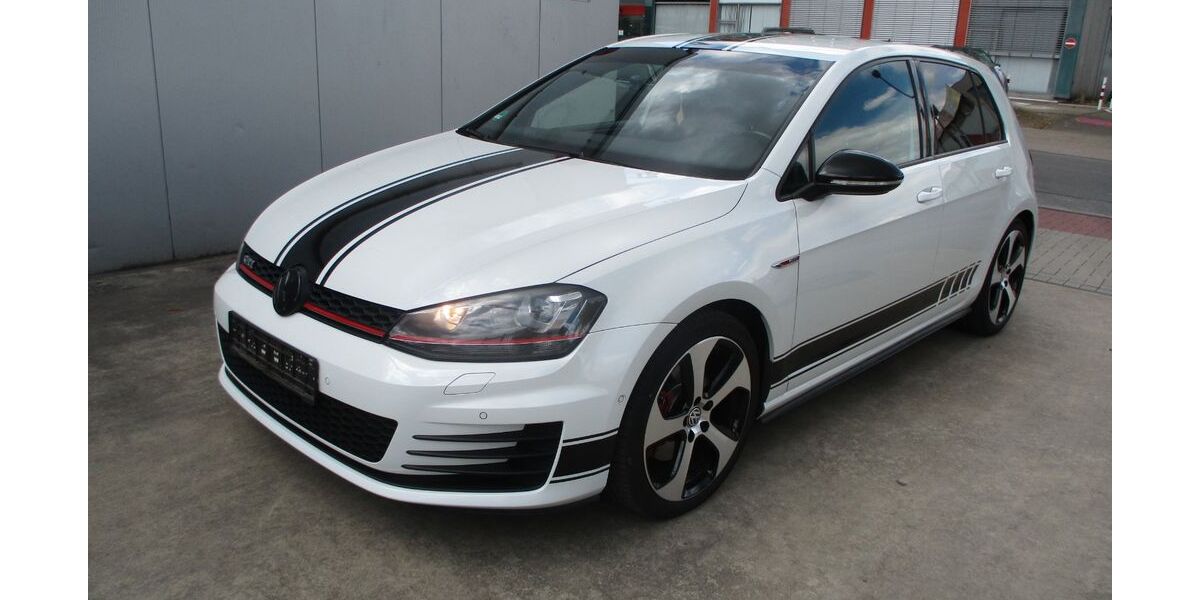 VW Golf 137.848 km 13.770 &euro; Köln 51105