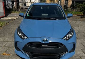 Toyota Yaris 88.000 km 15.100 &euro; Köln 51067