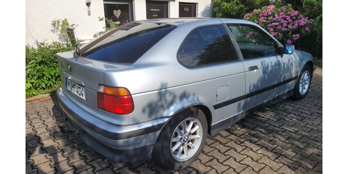 BMW 318 113.250 km 5.500 &euro; Köln 50823