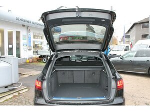 Audi A4 Avant TDi Quatt S-Line Navi AHK Standh Matrix 9.000 km 39.950 &euro; Bonn 53225
