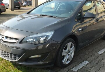 Opel Astra ACTIVE KLIMAANLAGE 17 ZOLL LMF TEMPOMAT 92.855 km 7.250 &euro; Köln 50858