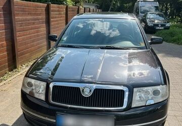 Skoda Superb 201.860 km 2.400 &euro; Köln 50997