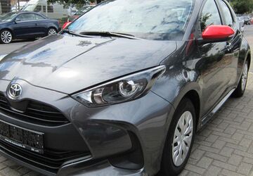 Toyota Yaris 15.620 km 13.990 &euro; Köln 51105