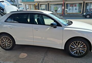 Audi Q3 44.324 km 25.900 &euro; Köln 50733