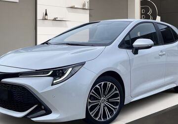 Toyota Corolla 32.824 km 21.488 &euro; Köln 51069